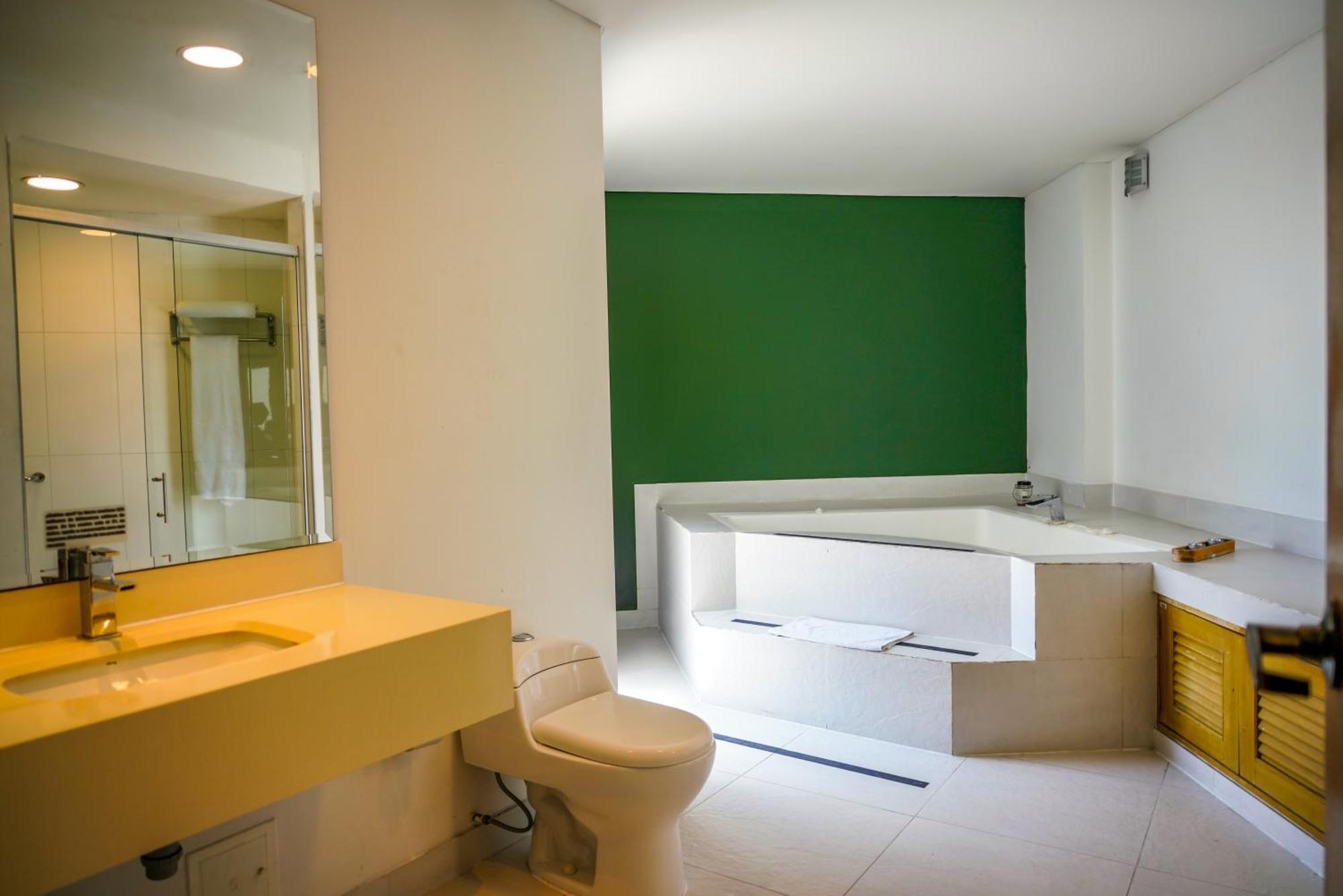 Ilar Bulevar Del Rio Coliving & Hotel Downtown Cali Eksteriør billede